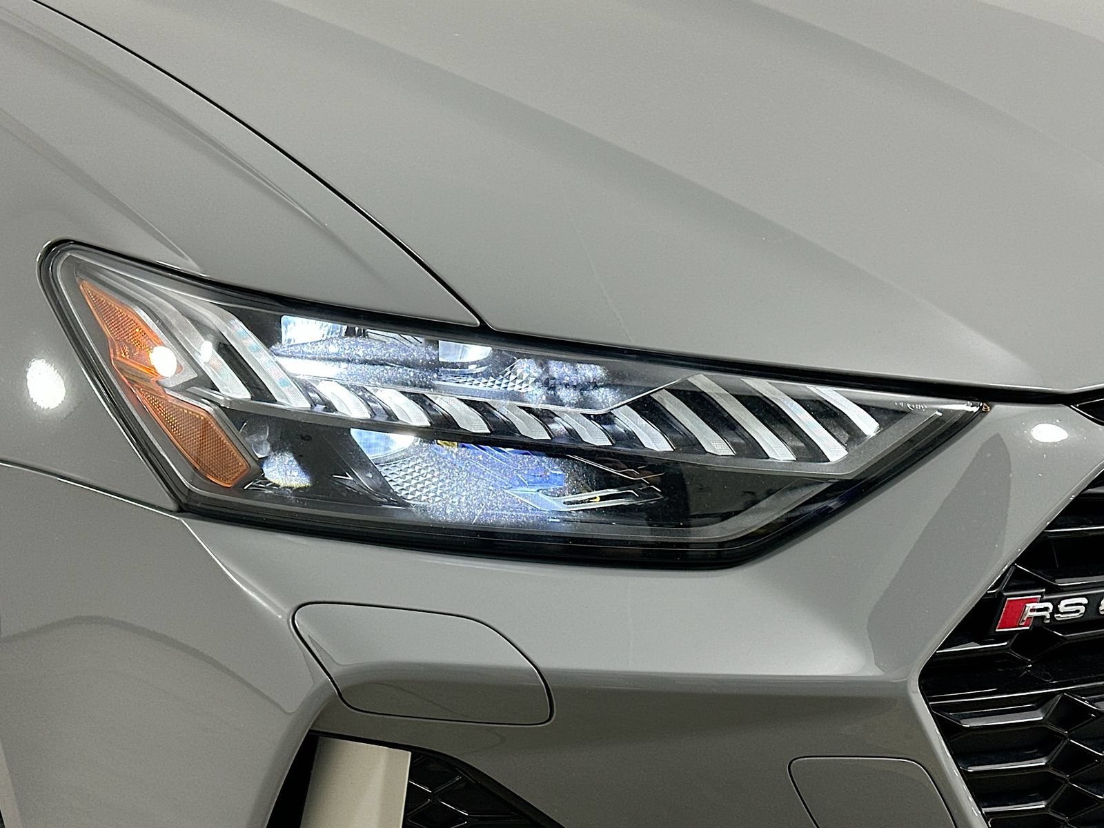 Used 2023 Audi RS 6 w/ Executive Package AWD/4WD image 9