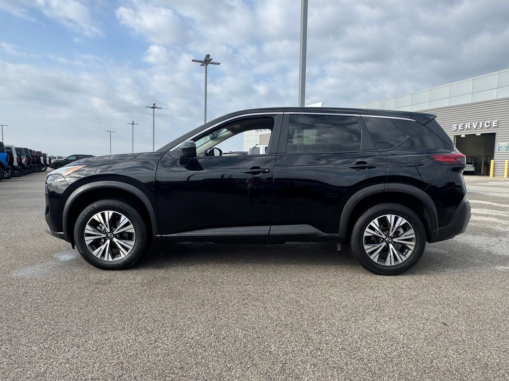 Used 2023 Nissan Rogue SV FWD image 3