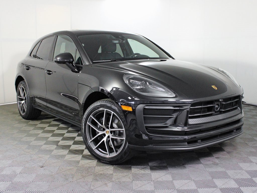 Used 2025 Porsche Macan image 9