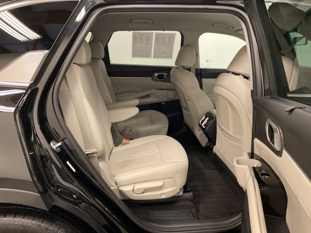Used 2023 Kia Sorento SX Prestige image 26