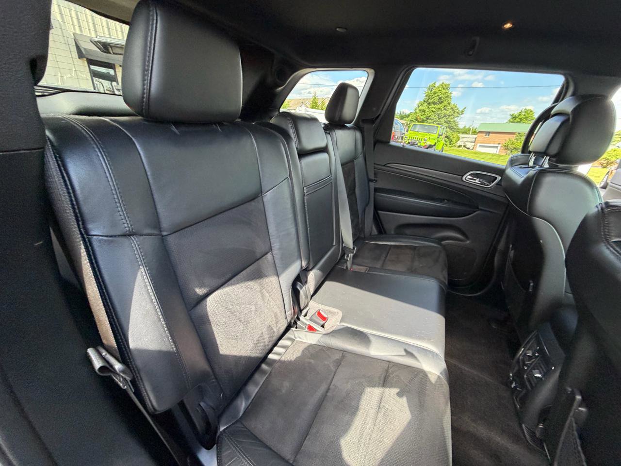 Used 2018 Jeep Grand Cherokee Altitude AWD/4WD image 36
