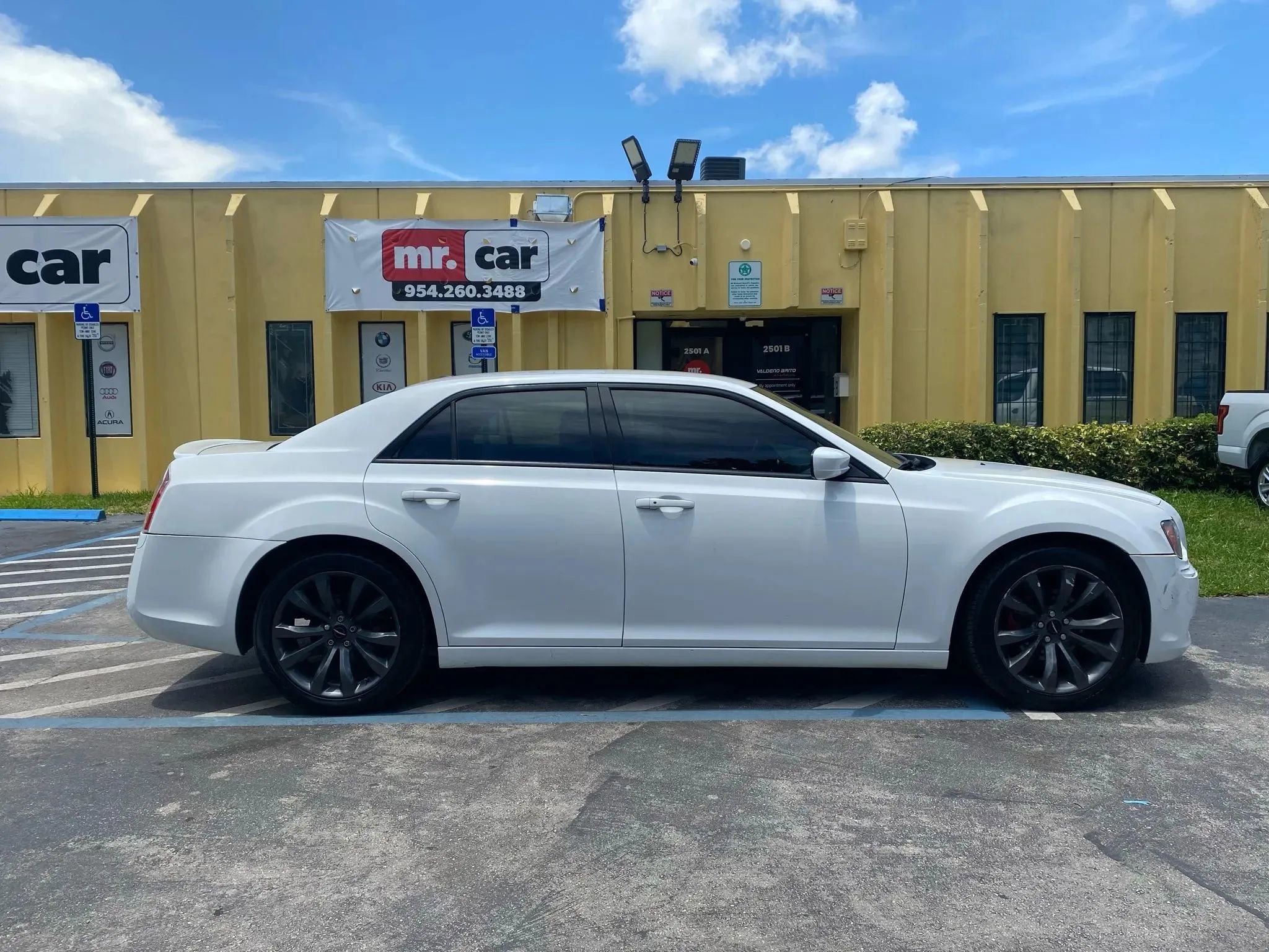 Used 2014 Chrysler 300 S image 6
