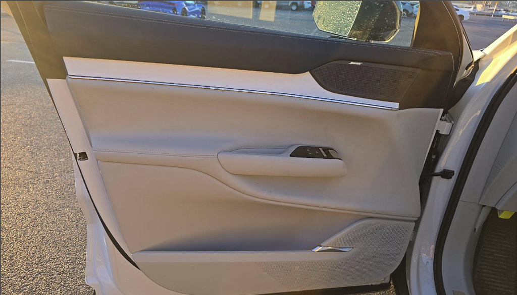 Used 2025 Volvo EX90 Ultra AWD/4WD image 15