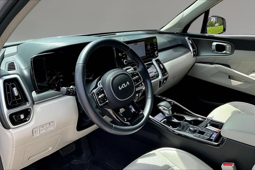 Certified 2023 Kia Sorento SX AWD/4WD image 16
