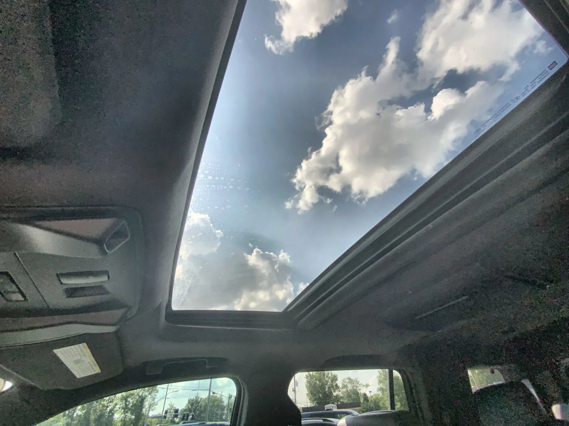 Used 2017 Cadillac Escalade Platinum RWD image 16