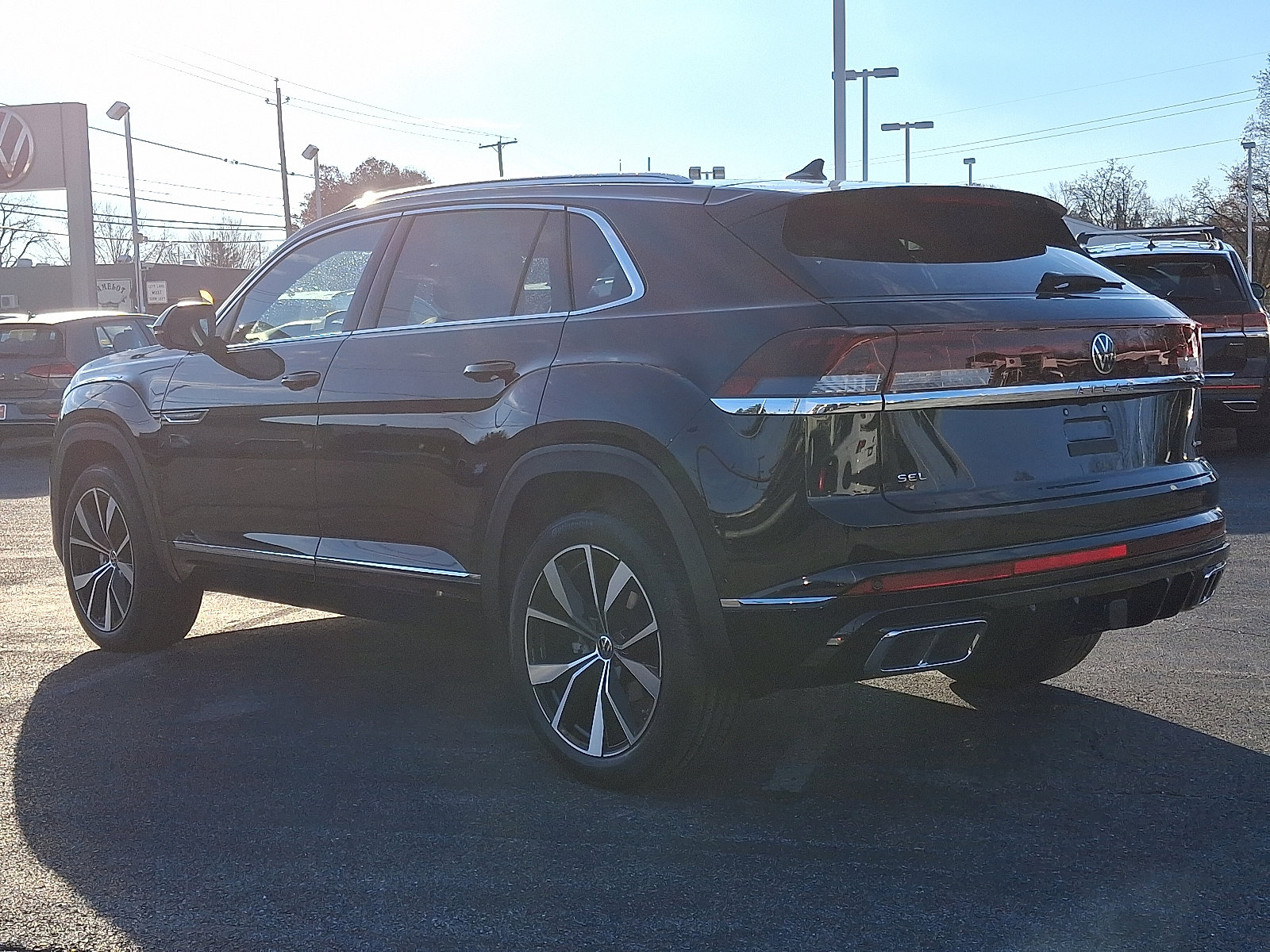 New 2025 Volkswagen Atlas Cross Sport SEL Premium R-Line image 4