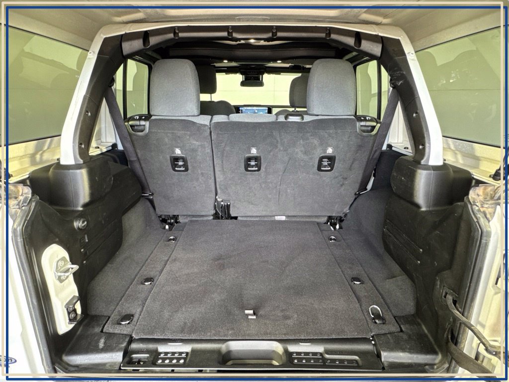 Certified 2025 Jeep Wrangler Unlimited Sahara AWD/4WD image 41