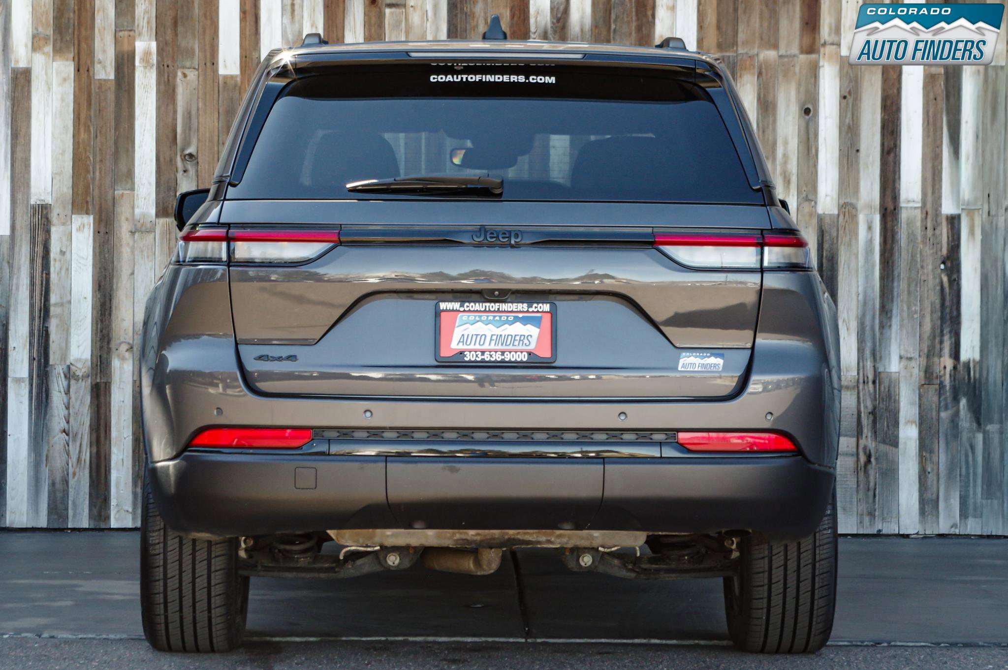 Used 2023 Jeep Grand Cherokee Altitude AWD/4WD image 5
