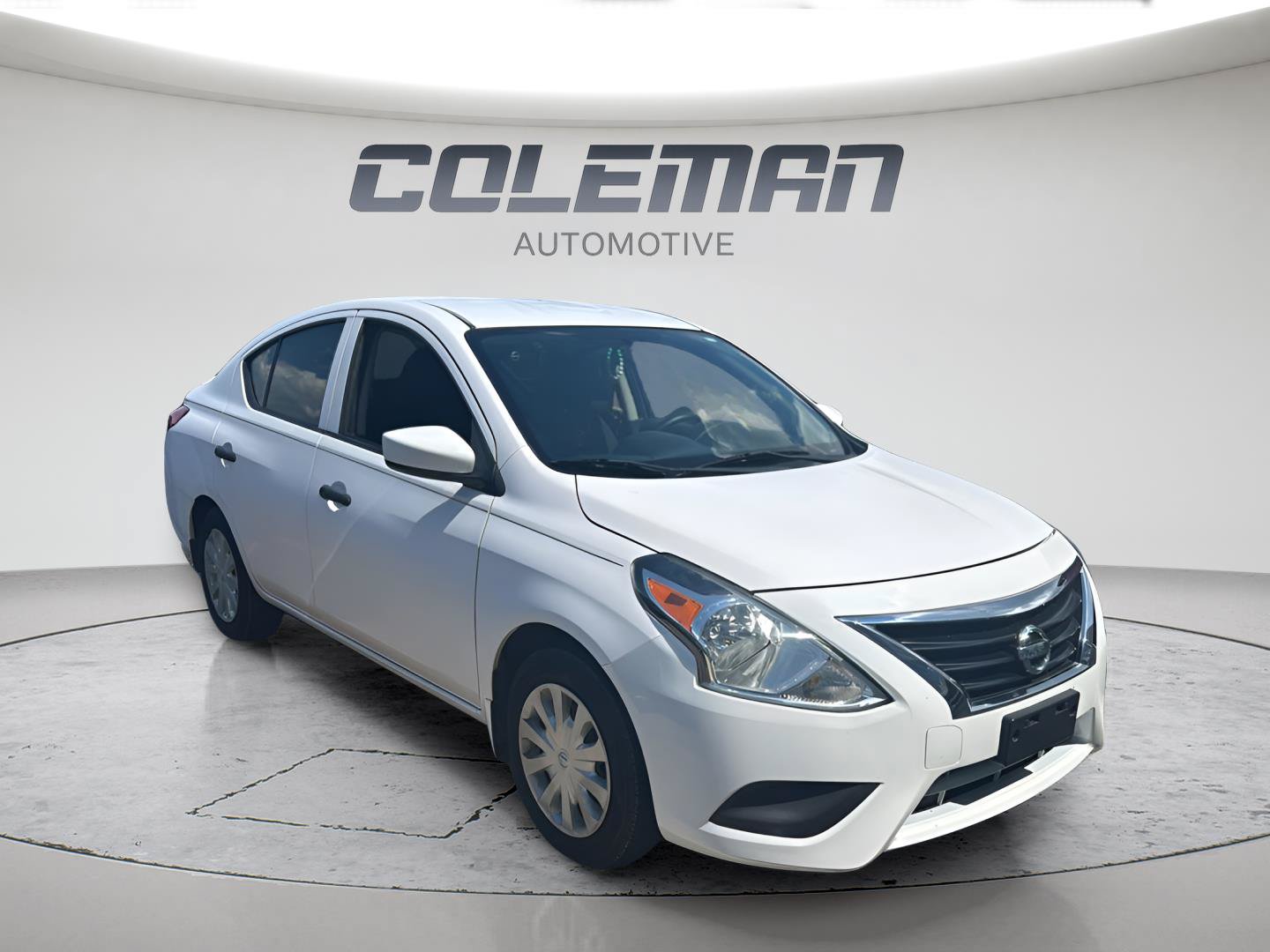 Used 2018 Nissan Versa S Plus FWD image 3