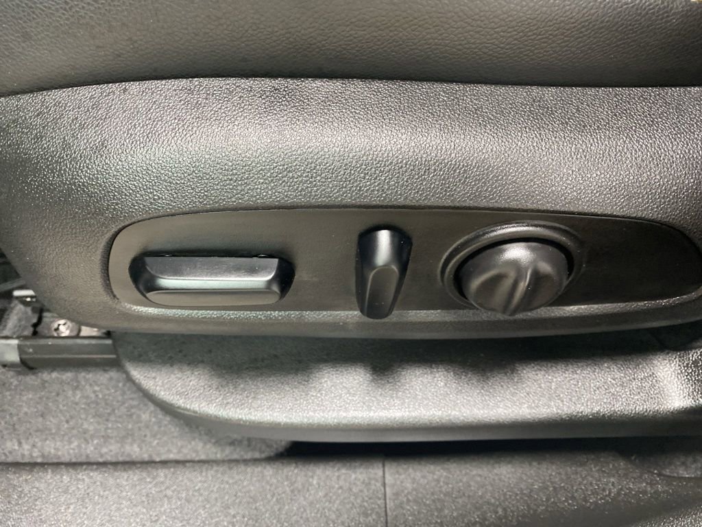 Used 2020 Chevrolet Equinox LT w/ Sport Edition AWD/4WD image 33