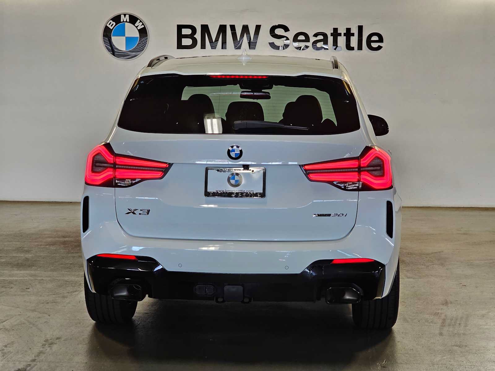 Used 2023 BMW X3 xDrive30i w/ M Sport Package AWD/4WD image 5