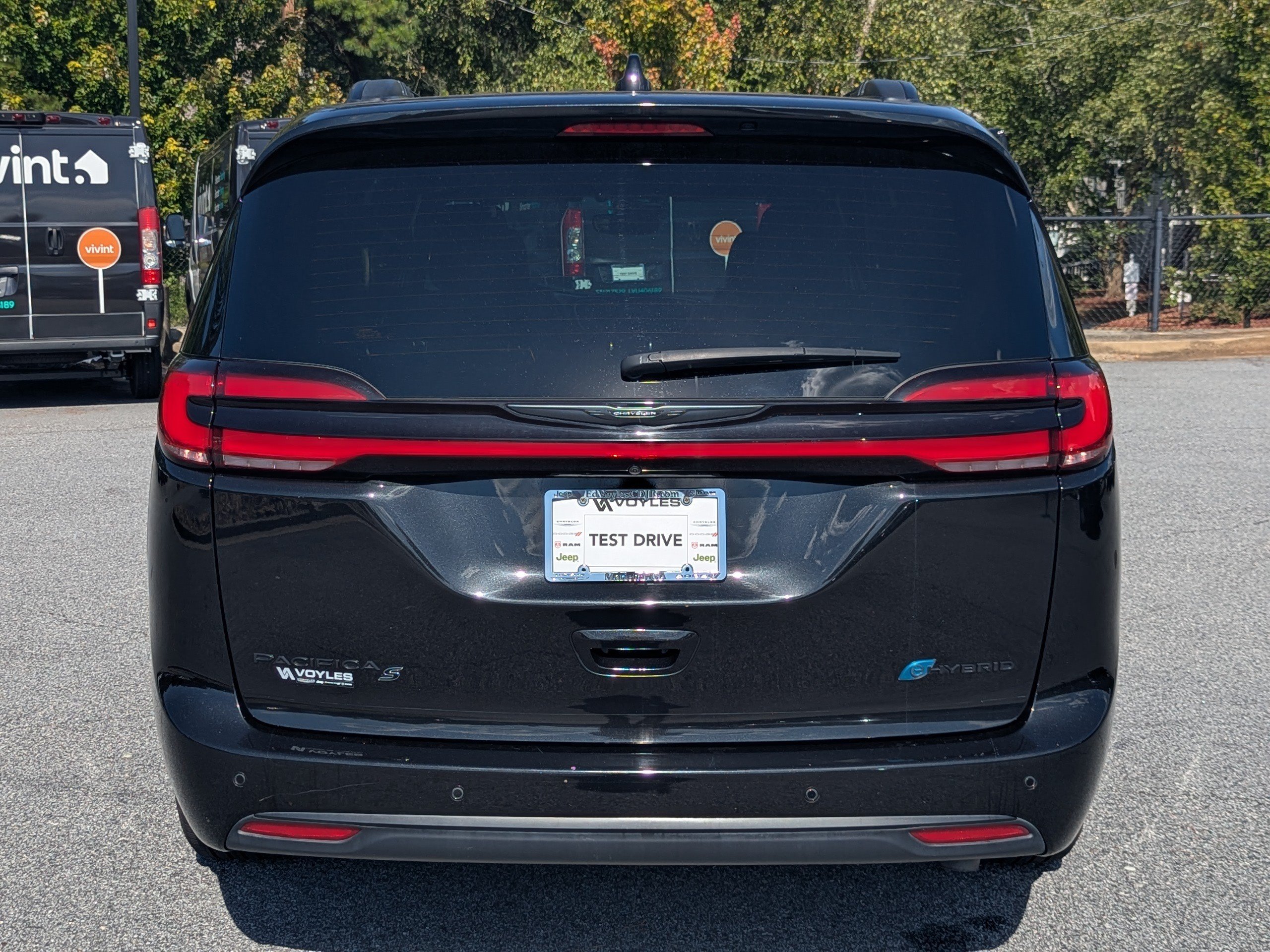 Used 2023 Chrysler Pacifica Limited w/ S Appearance Package FWD image 7
