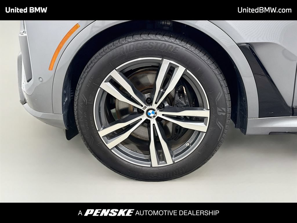 Used 2026 BMW X7 xDrive40i w/ M Sport Package AWD/4WD image 2