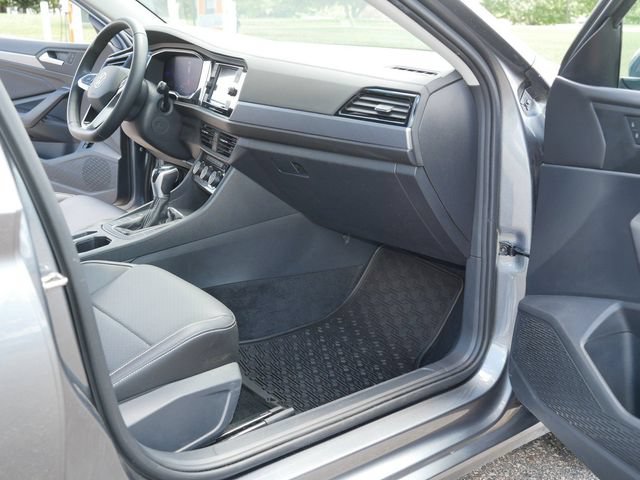 Certified 2022 Volkswagen Jetta SE FWD image 20