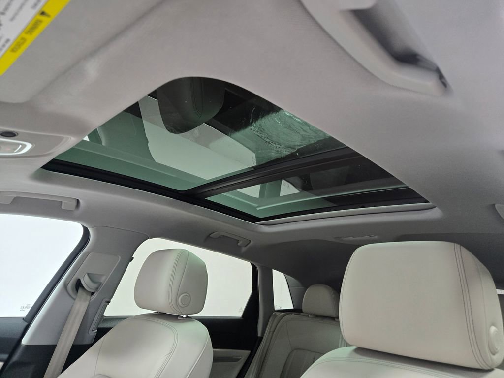 Used 2022 Audi e-tron Premium Plus w/ Premium Plus Package image 9