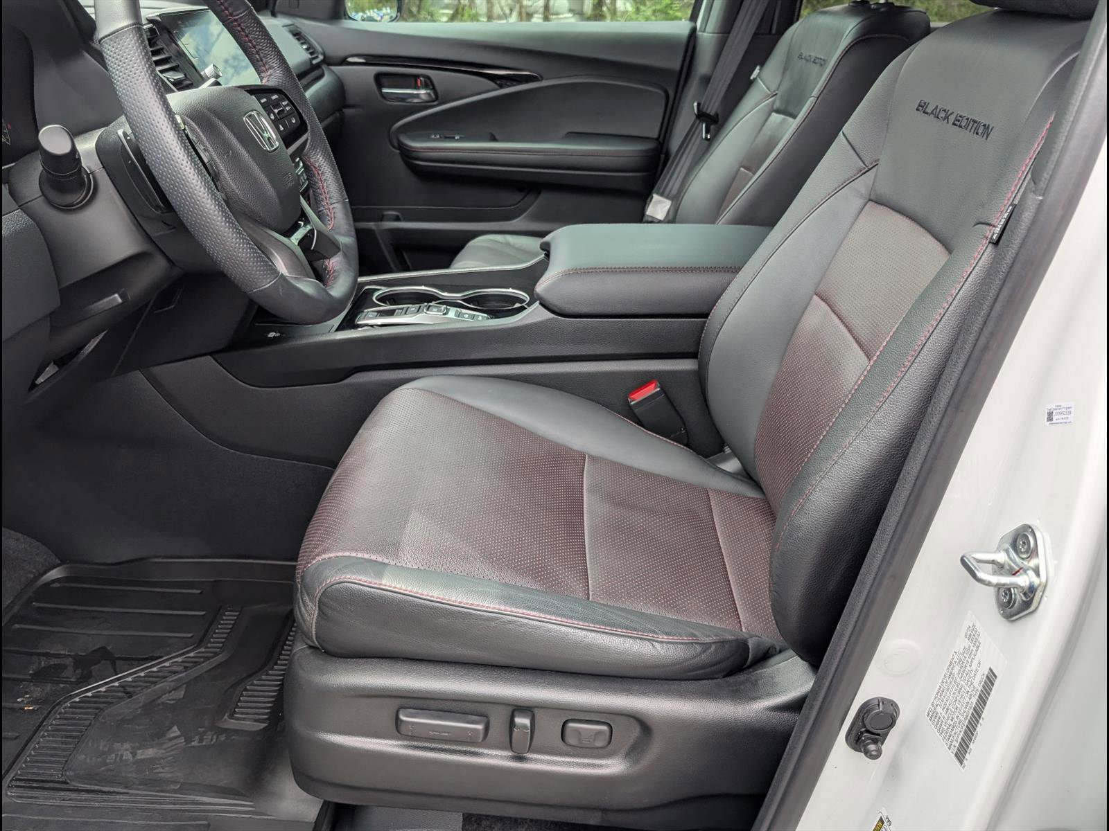 Certified 2024 Honda Ridgeline Black Edition image 13