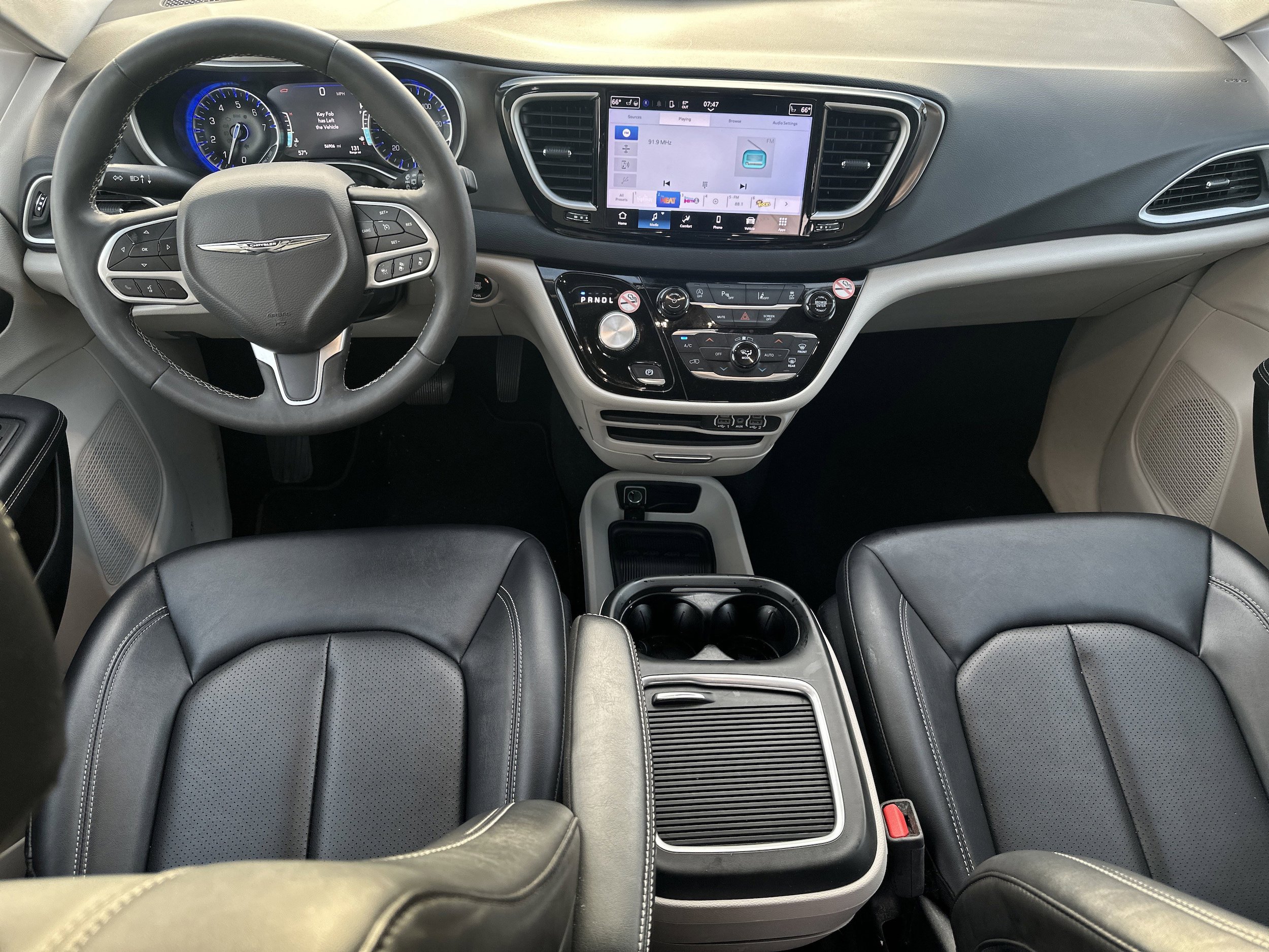 Used 2024 Chrysler Pacifica Touring-L FWD image 20
