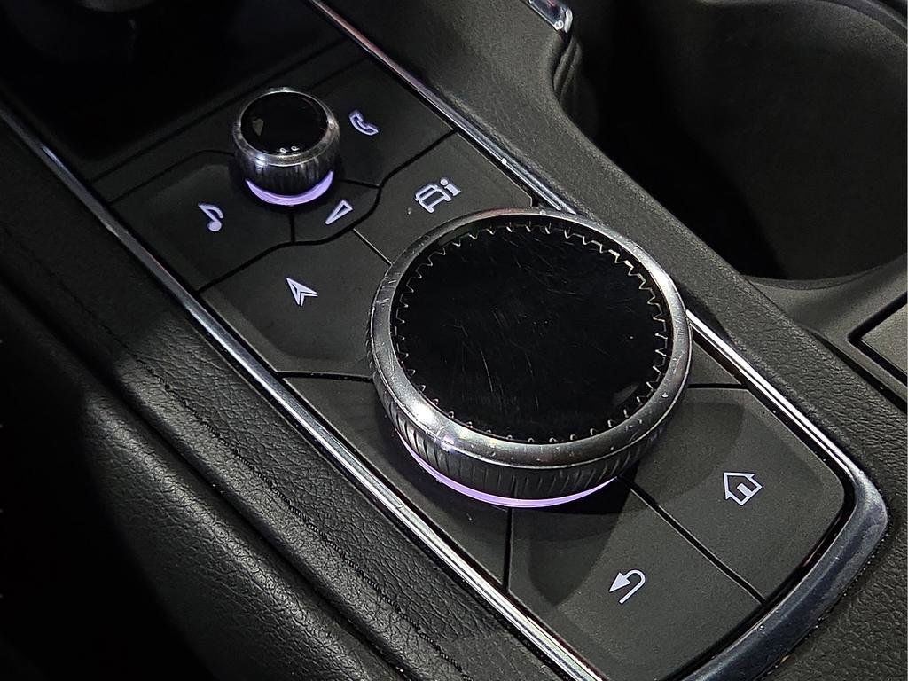 Used 2024 Cadillac XT4 Premium Luxury AWD/4WD image 22