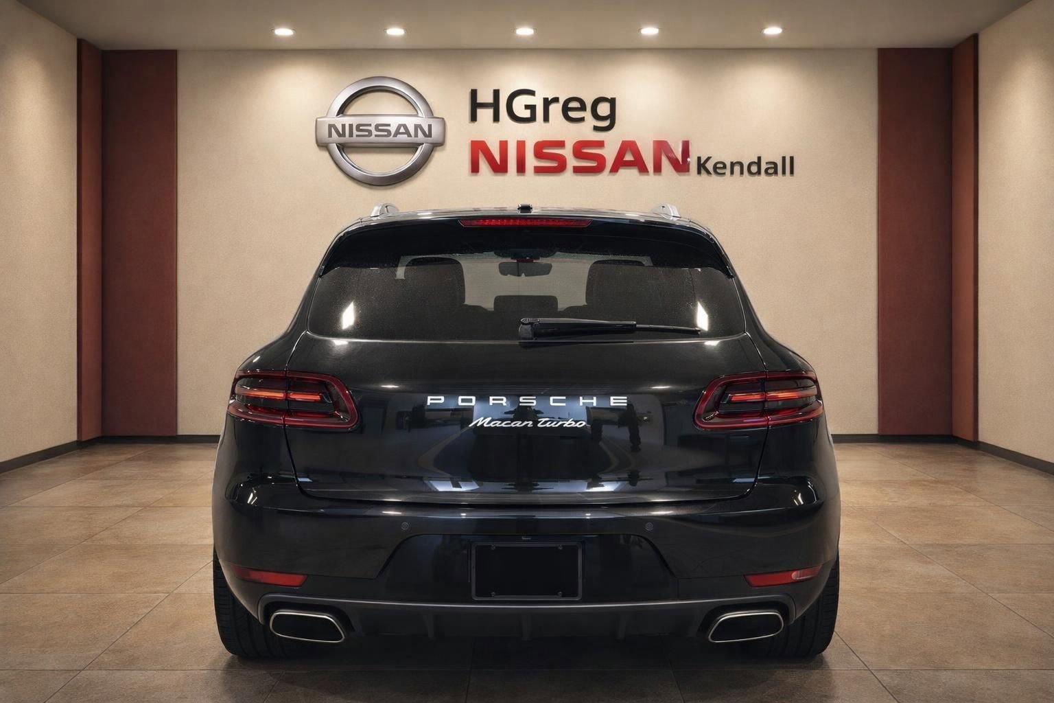 Used 2017 Porsche Macan Turbo image 8