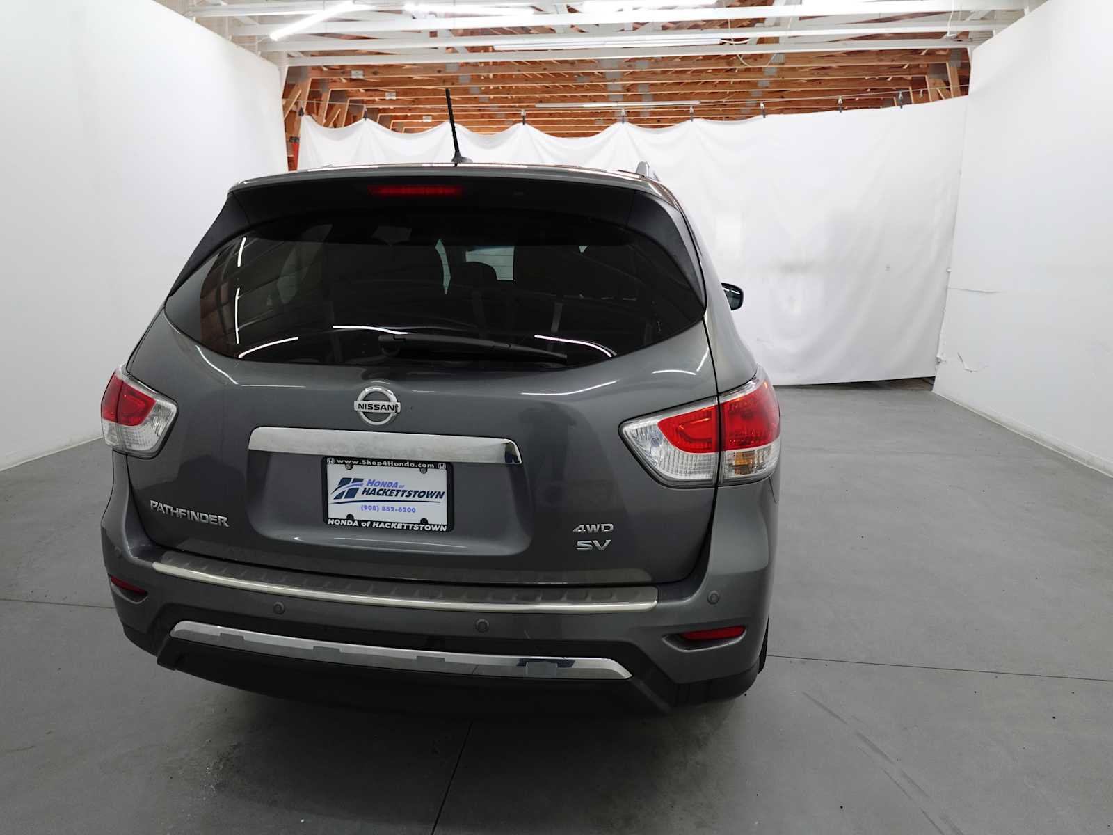 Used 2016 Nissan Pathfinder SV w/ SV Cold Weather Package AWD/4WD image 5