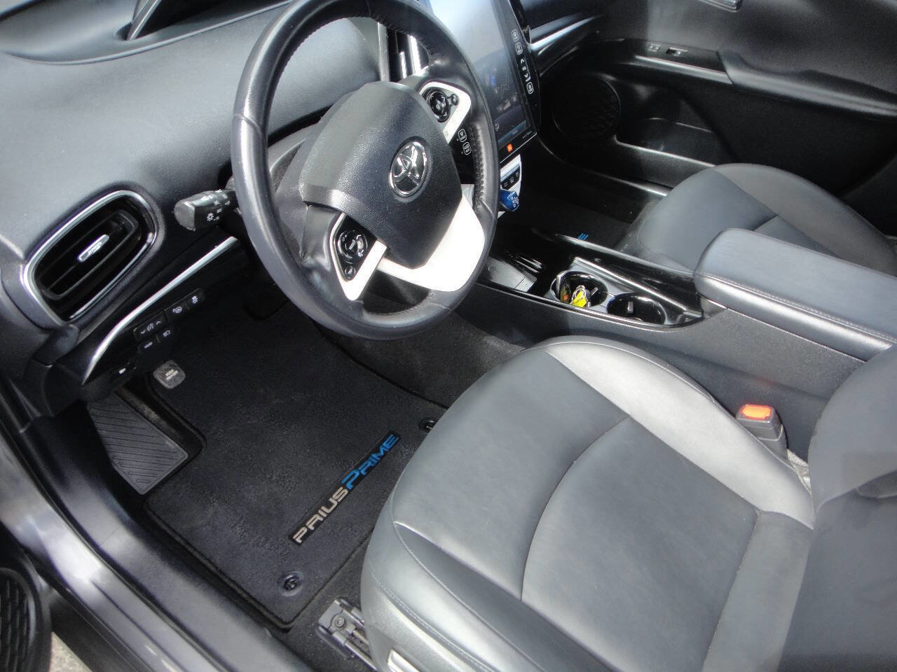Used 2018 Toyota Prius Prime Advanced w/ Carpet Mat Package image 7