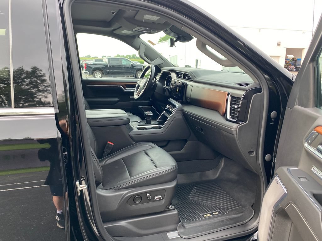 Used 2023 GMC Sierra 1500 Denali AWD/4WD image 12