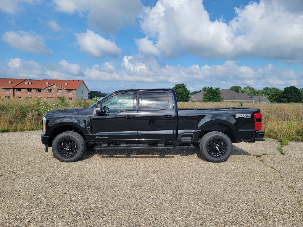 New 2025 Ford F250 Lariat w/ Black Appearance Package image 9