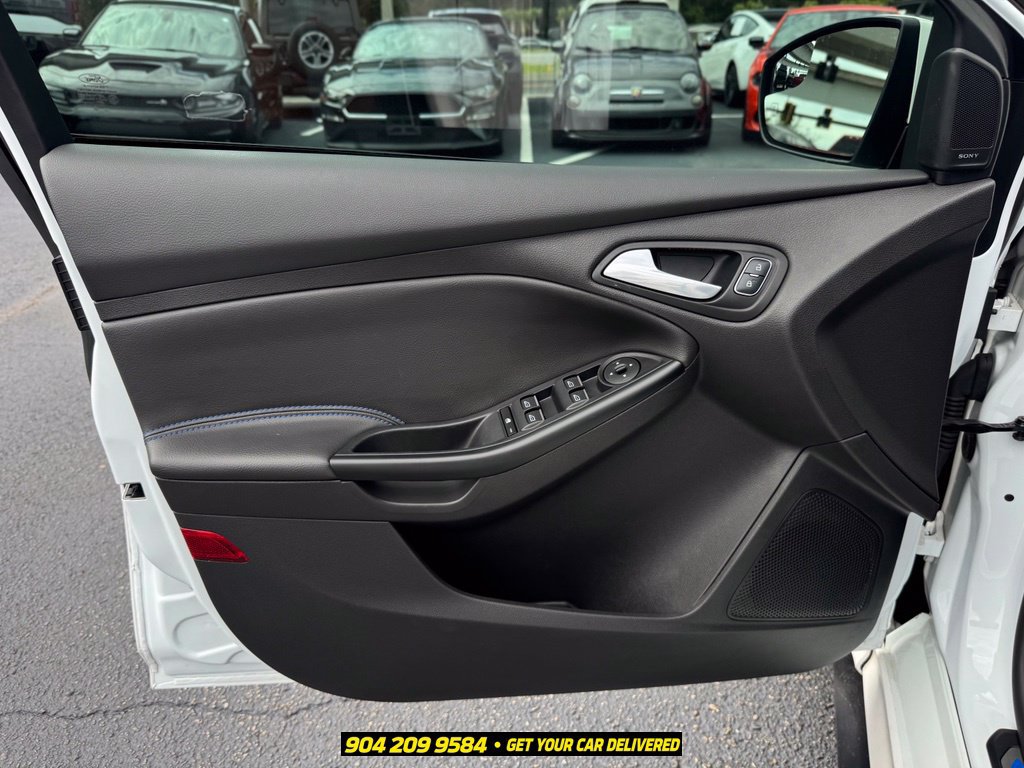 Used 2017 Ford Focus RS AWD/4WD image 27