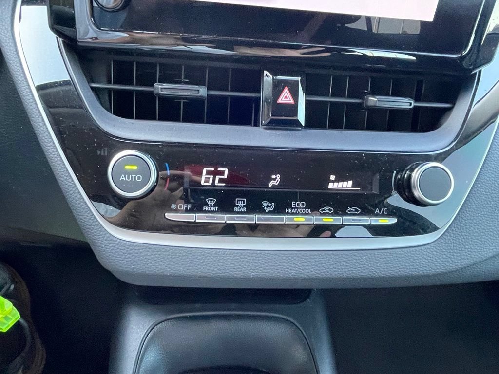 Used 2024 Toyota Corolla LE FWD image 20