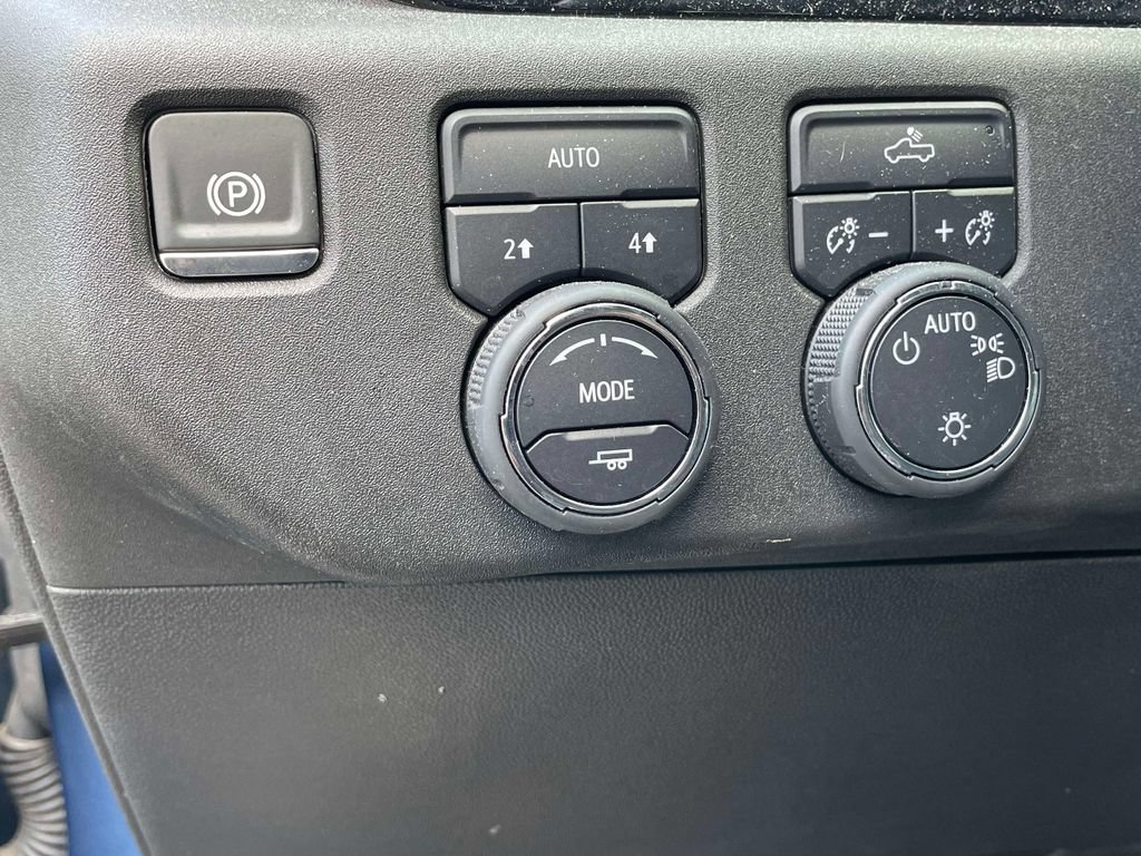 Used 2024 Chevrolet Silverado 1500 LT AWD/4WD image 21