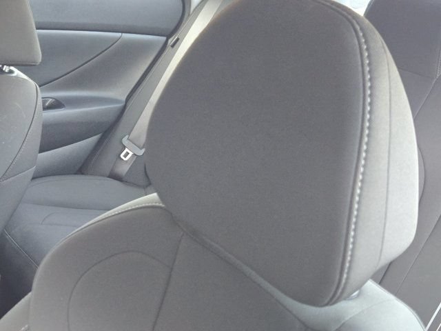 Certified 2025 Hyundai Elantra Hybrid FWD image 14