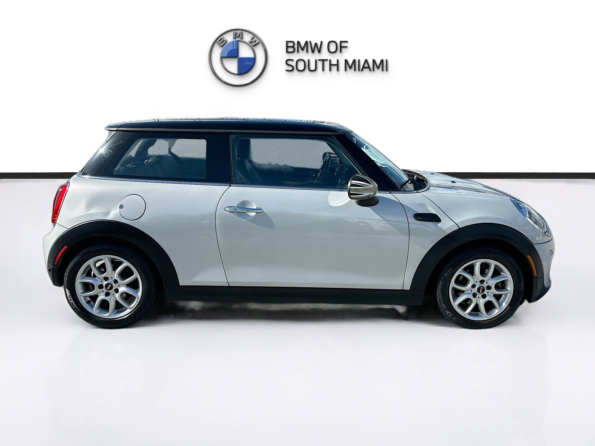 Used 2019 MINI Cooper 2-Door Hardtop FWD image 8