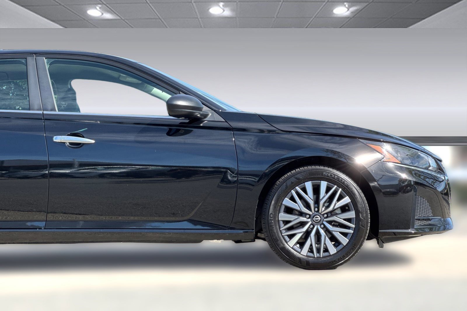 Used 2025 Nissan Altima 2.5 SV image 33