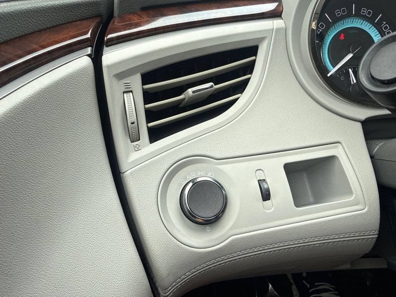 Used 2010 Buick LaCrosse CX FWD image 28