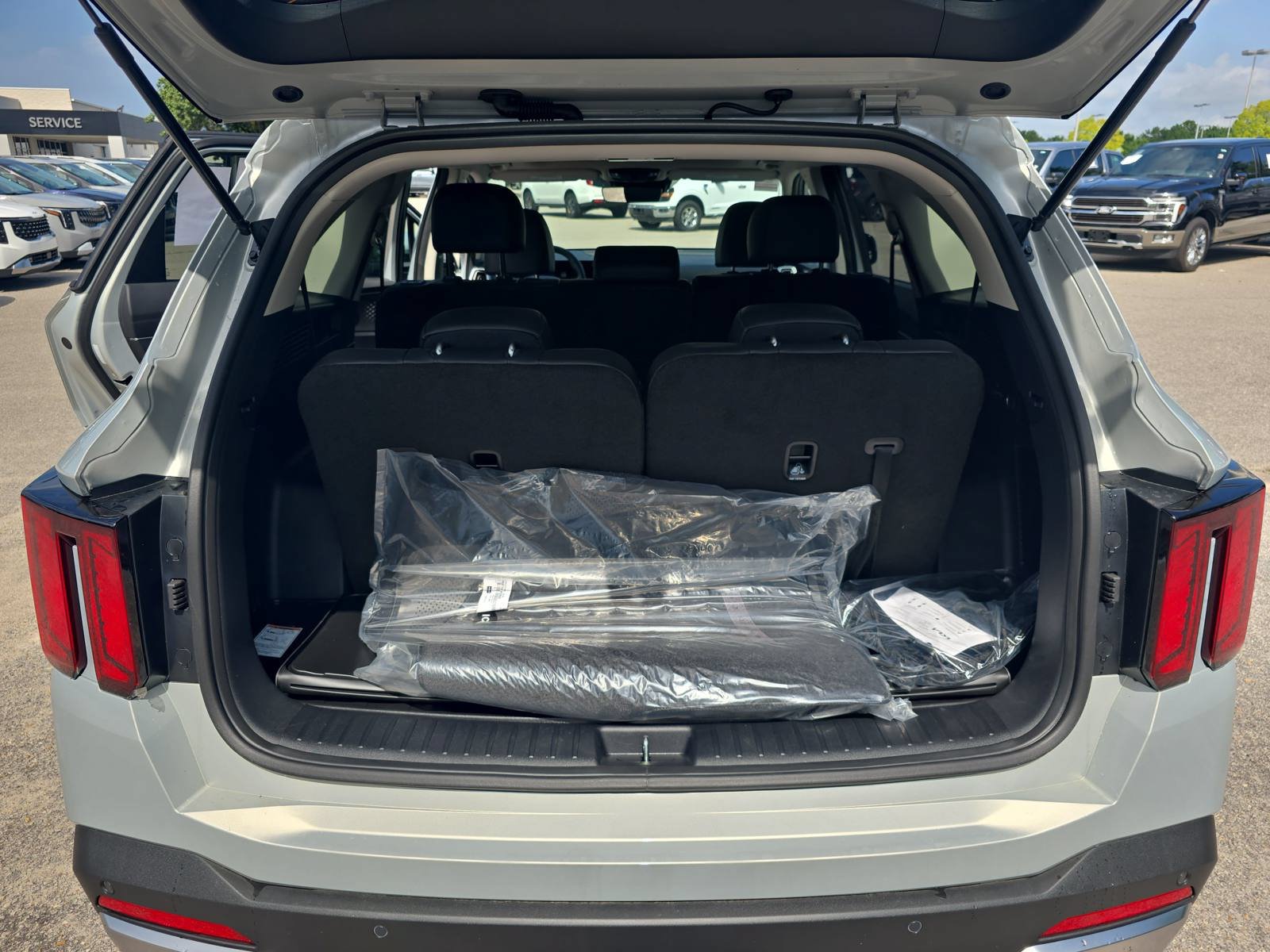 New 2026 Kia Sorento S w/ S Panoramic Sunroof Package FWD image 14