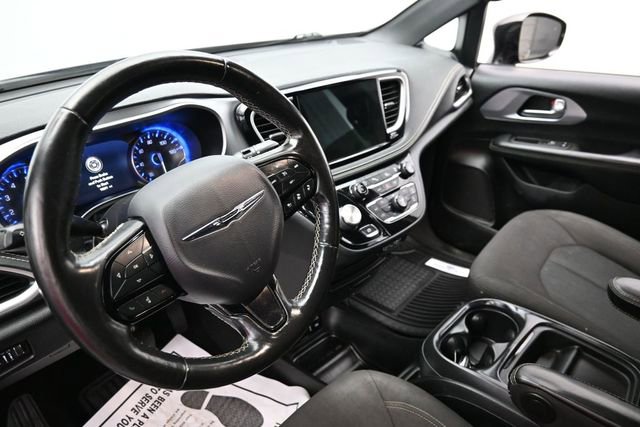 Used 2021 Chrysler Pacifica Touring w/ S Appearance Package FWD image 24