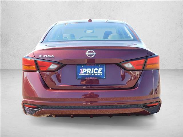 Used 2025 Nissan Altima 2.5 SV FWD image 12