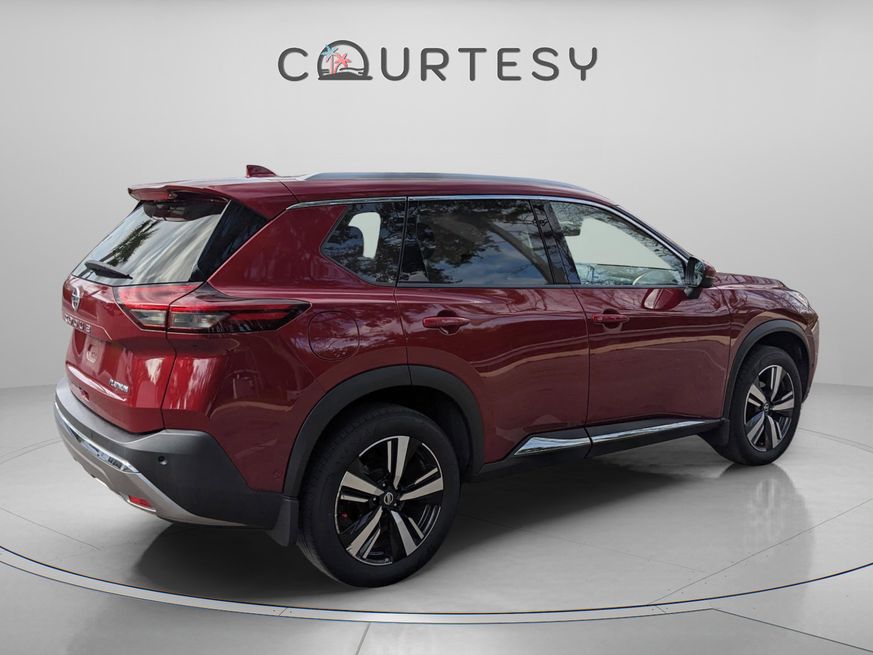 Used 2021 Nissan Rogue Platinum image 7