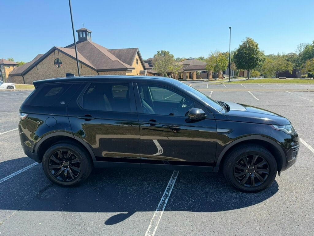 Used 2019 Land Rover Discovery Sport SE AWD/4WD image 8