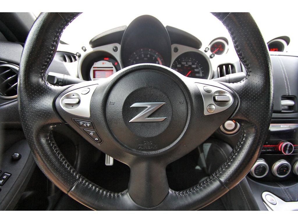 Used 2010 Nissan 370Z Touring image 8