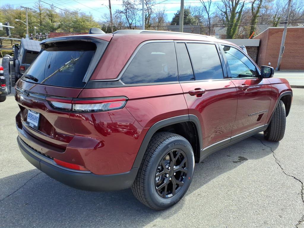 New 2026 Jeep Grand Cherokee Altitude image 4