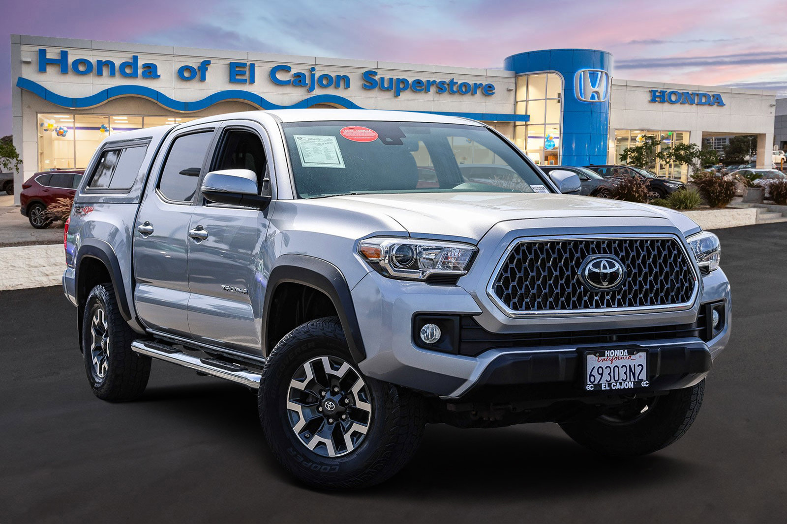 Used 2018 Toyota Tacoma TRD Off-Road w/ Technology Package image 1