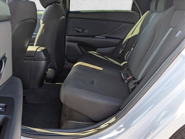 Used 2025 Hyundai Elantra SEL FWD image 15