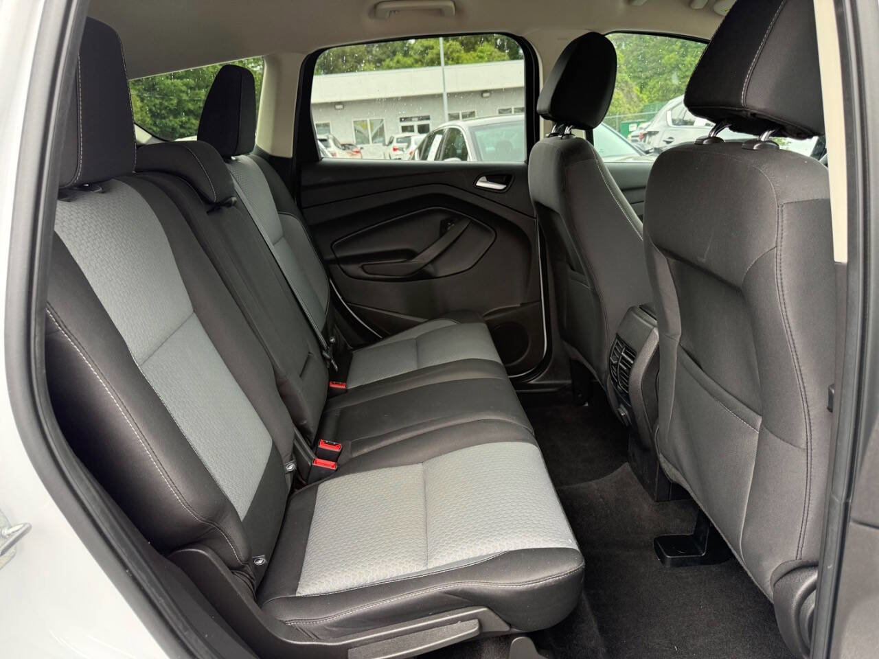 Used 2017 Ford Escape SE FWD image 14