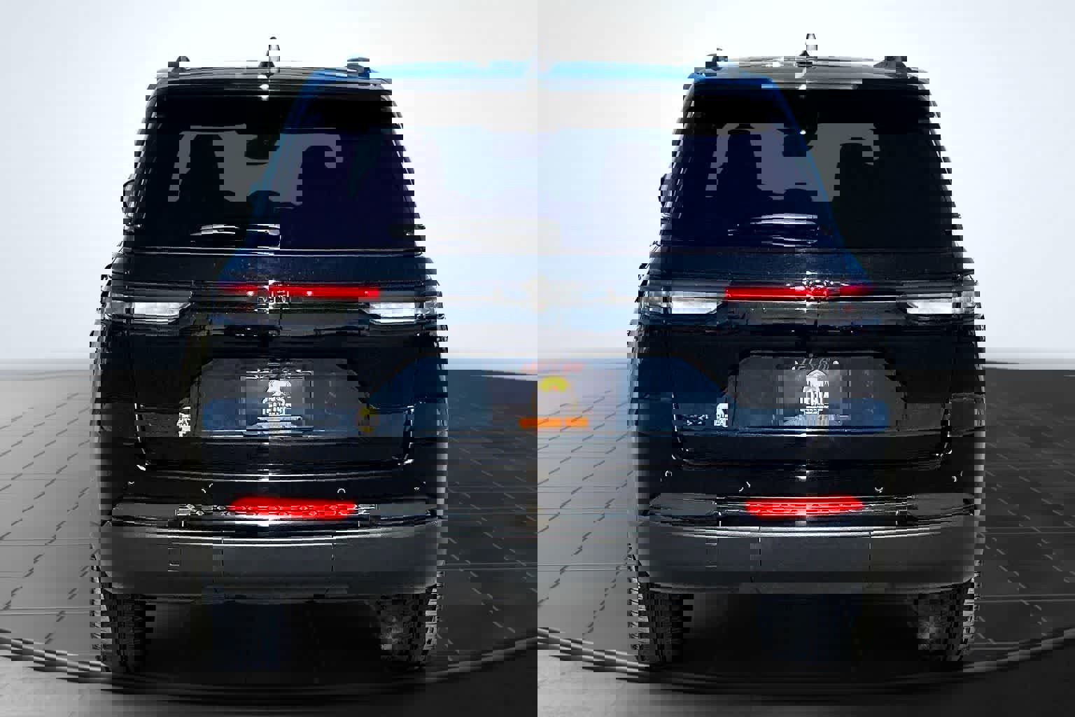 Used 2024 Jeep Grand Cherokee Altitude image 5