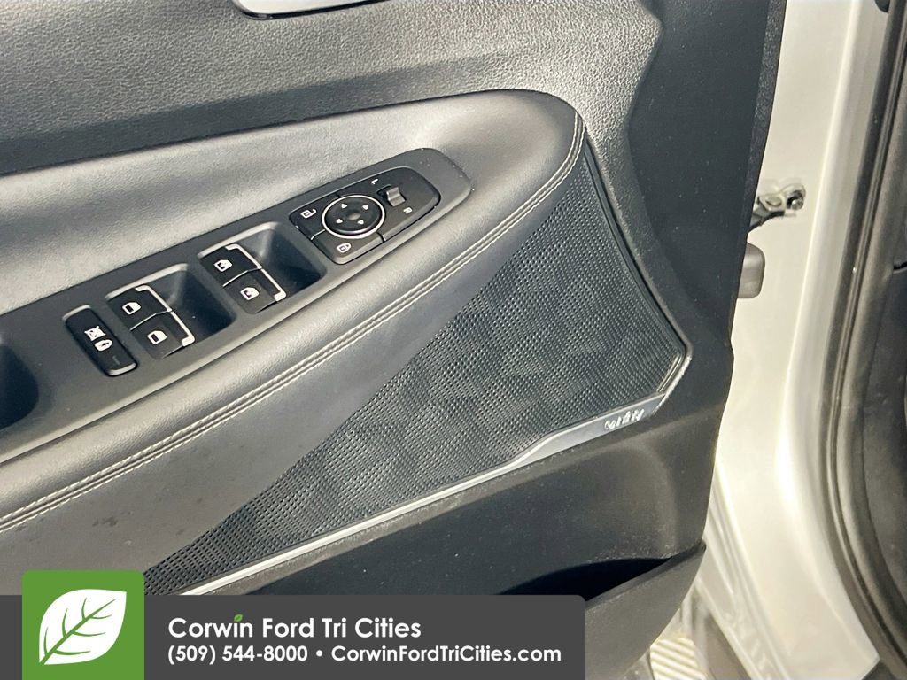 Used 2020 Hyundai Santa Fe Limited AWD/4WD image 13