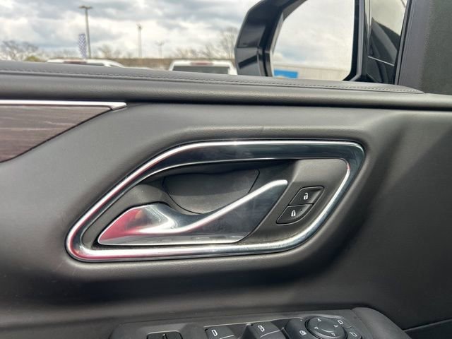 Used 2024 Chevrolet Suburban LT image 12