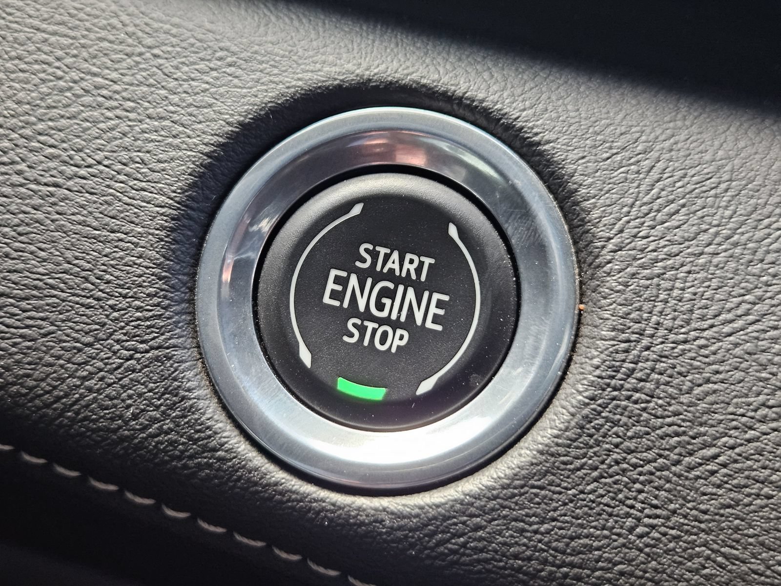 Used 2023 Cadillac Escalade Premium Luxury AWD/4WD image 24