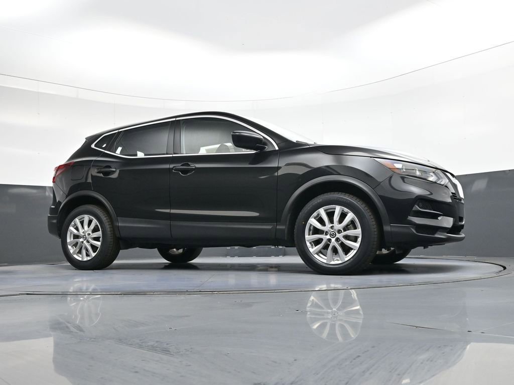 Used 2021 Nissan Rogue Sport S image 33