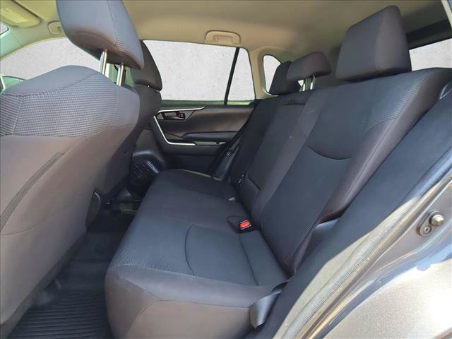 Used 2021 Toyota RAV4 LE AWD/4WD image 17
